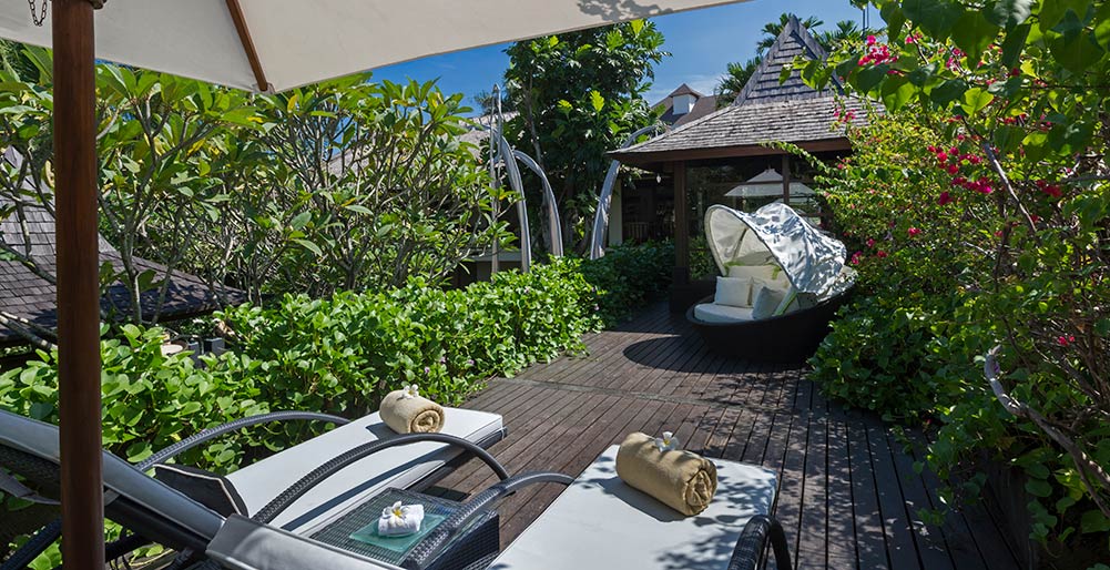 Villa Ramadewa - Upper deck sun loungers
